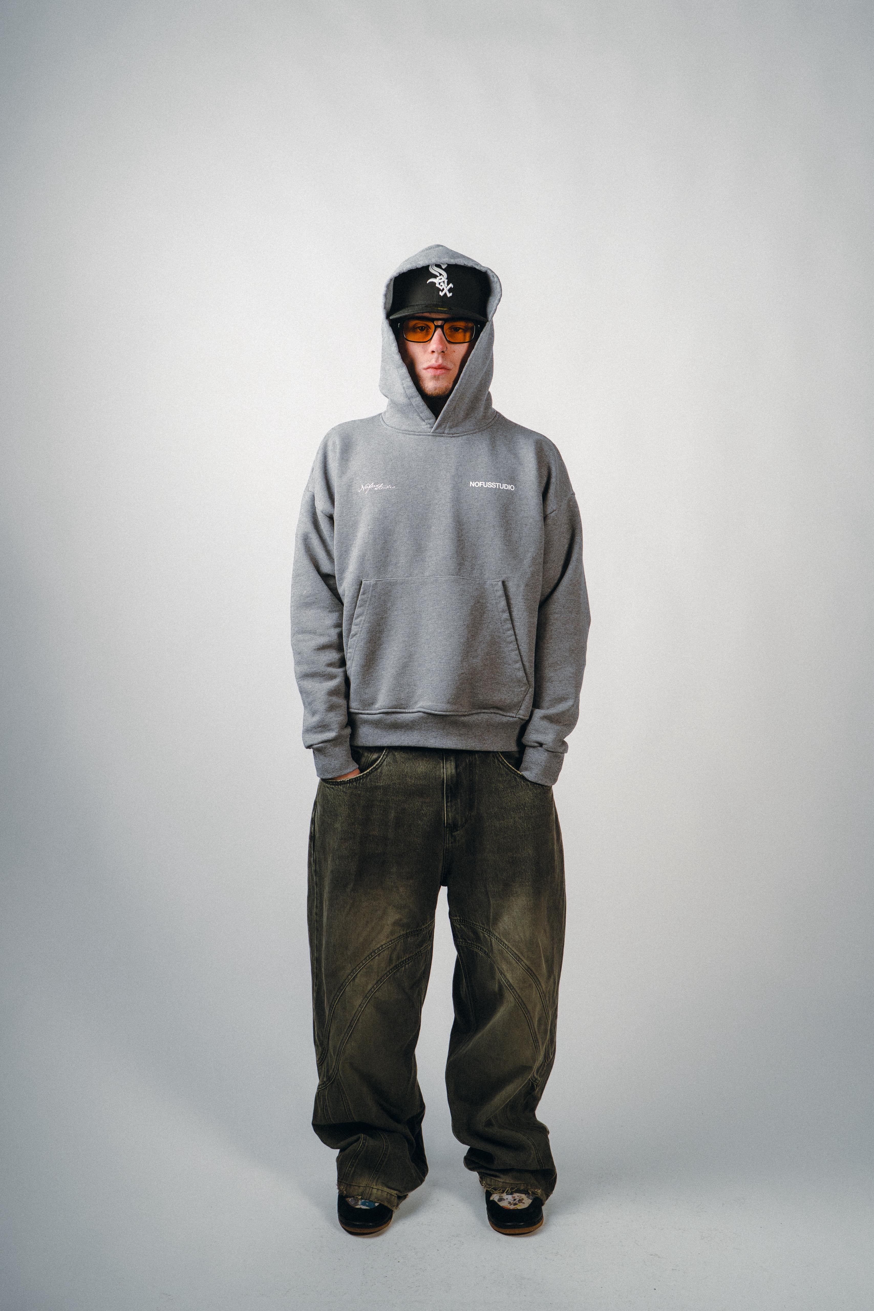 GREYM ESSENTIAL HOODIE