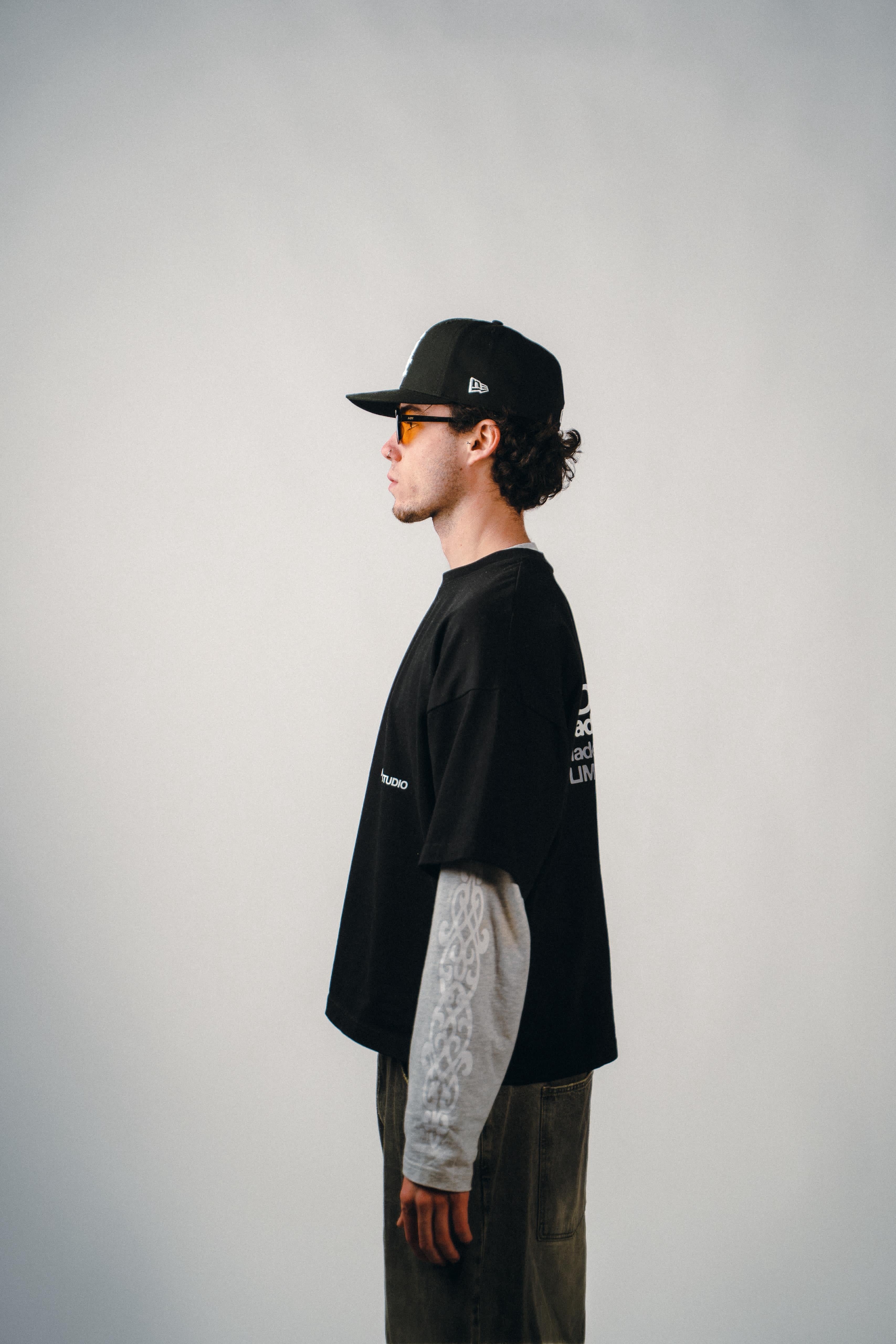 BLACK TONIGHT CROPPED TEE