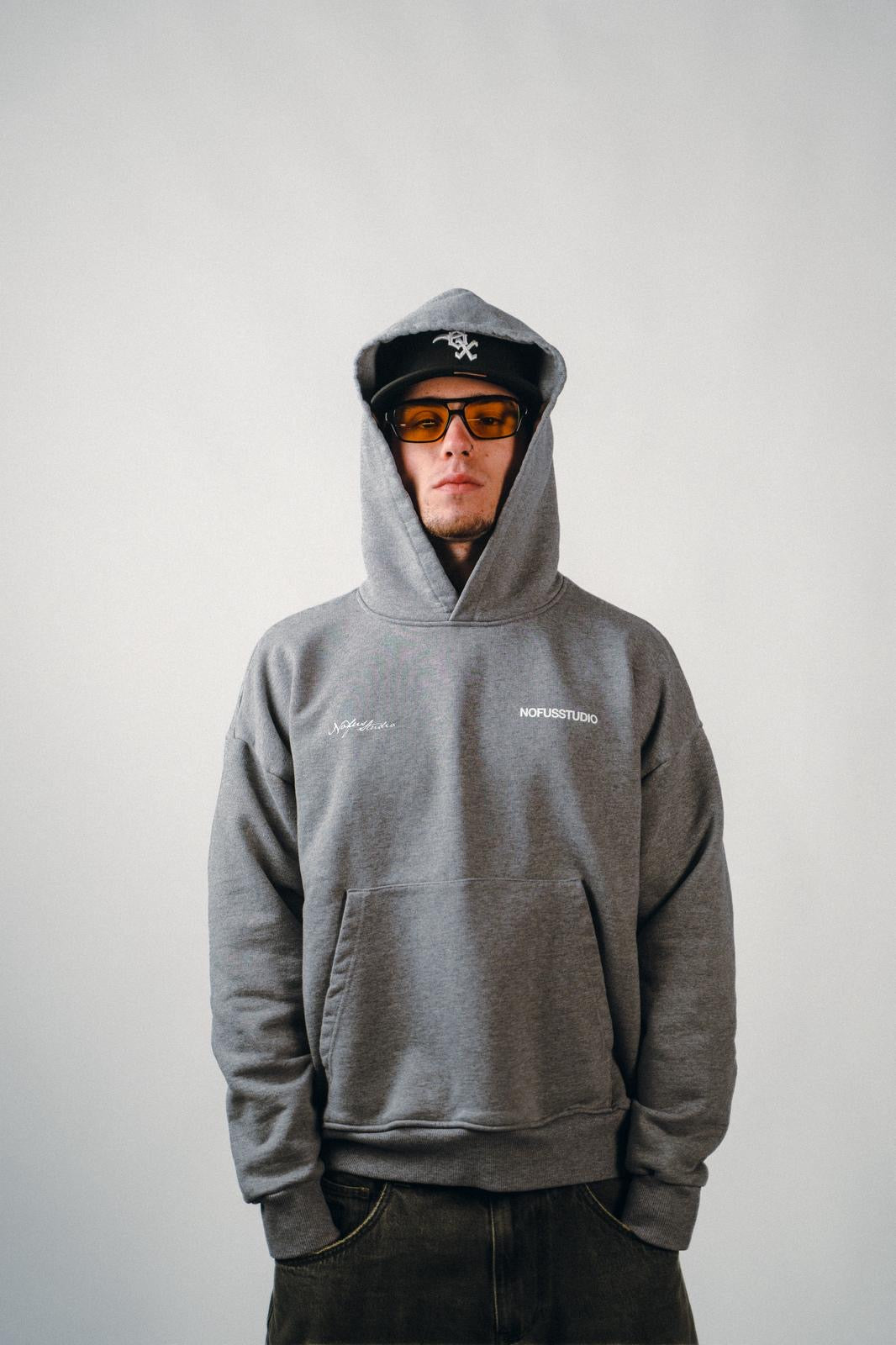 GREYM ESSENTIAL HOODIE